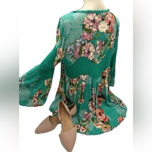 NWT Boho Floral Lace Flared Sleeve Button Up Top Size Small